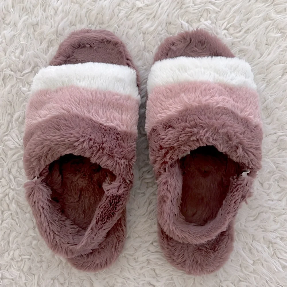 Fuzzy Slippers Pink and White Women's Size L 8-9 Houseshoes Cozy - Picture 1 of 10